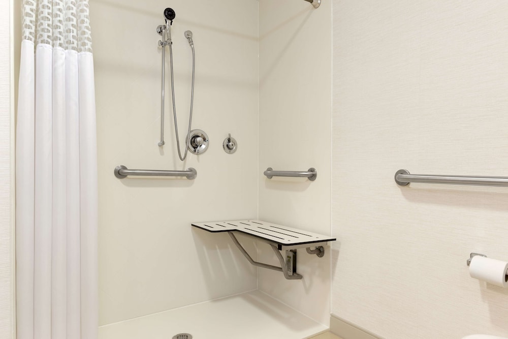 Studio, 2 Queen Beds, Accessible, Bathtub - Photo 7