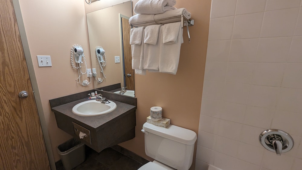Room, 2 Queen Beds, Non Smoking - Photo 7