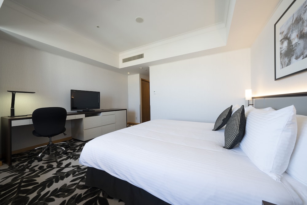 Premium Room, 1 Queen Bed, City View (High Floor) - Photo 5