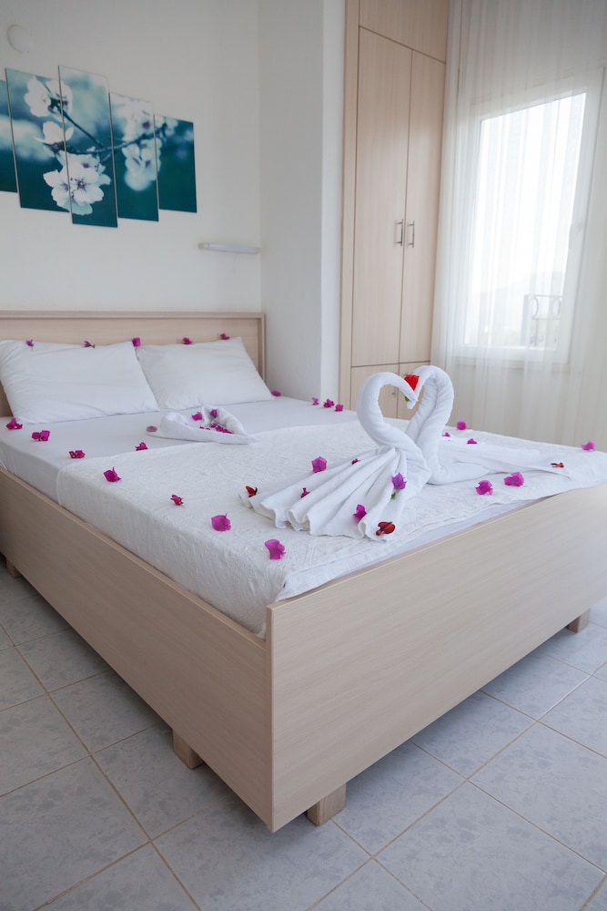 Standard Triple Room, 1 Bedroom, Non Smoking, Mountain View