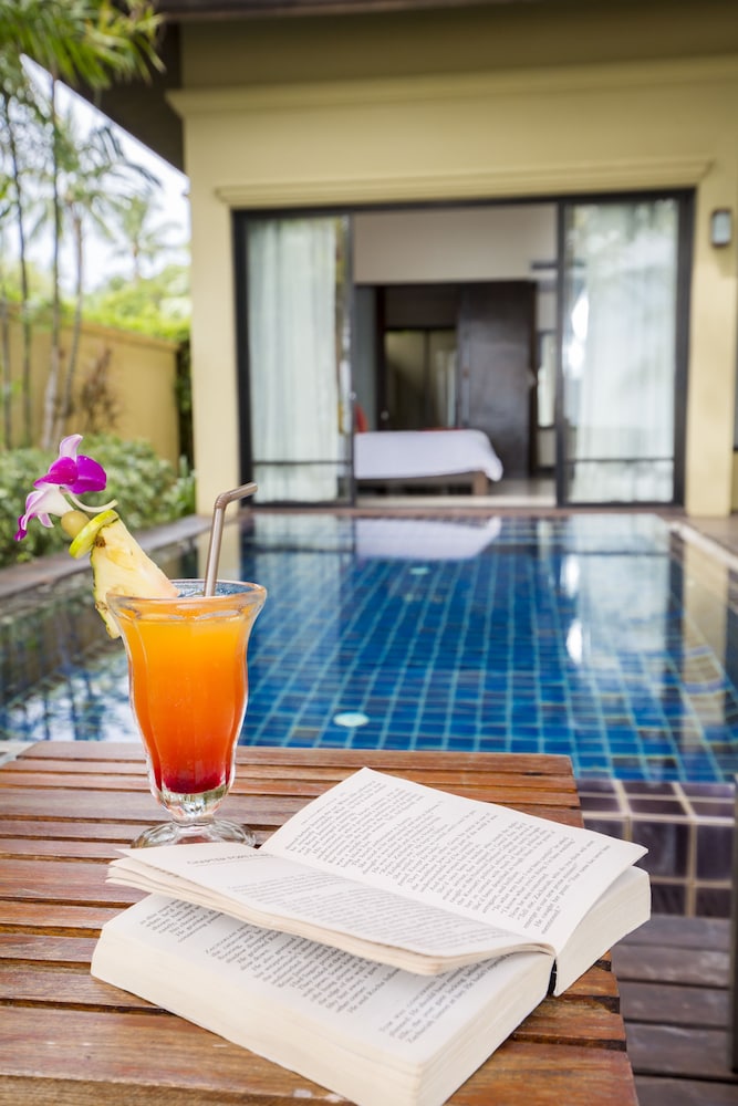 Beachfront Deluxe Villa Private Pool photo 2