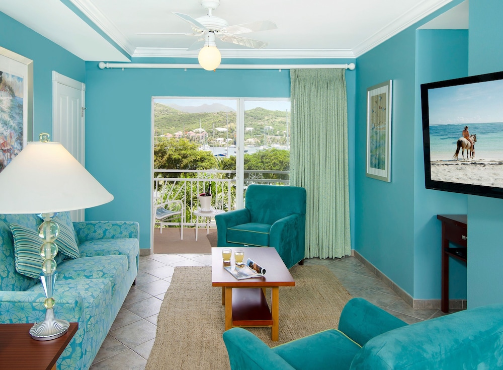 Suite, 1 Bedroom - Photo 1