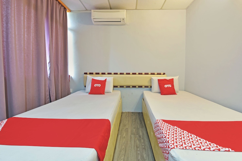 Deluxe Twin Room photo 3