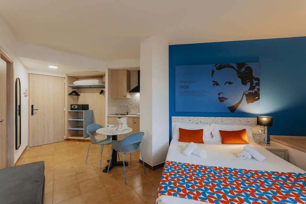 XL Balcony Superior Studio