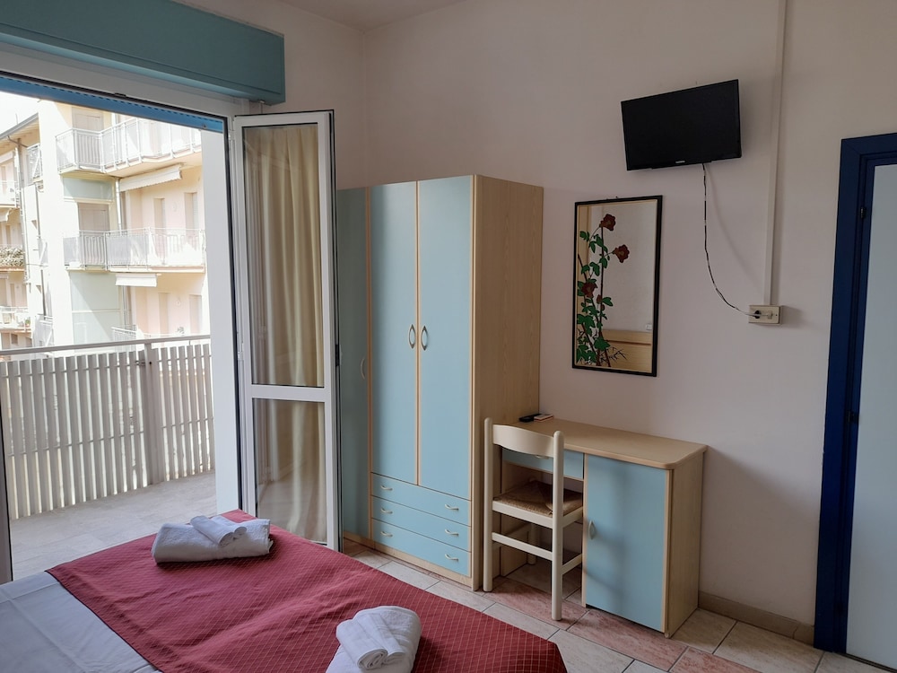 Superior Double Or Twin Room, Balcony, Pool View photo 2