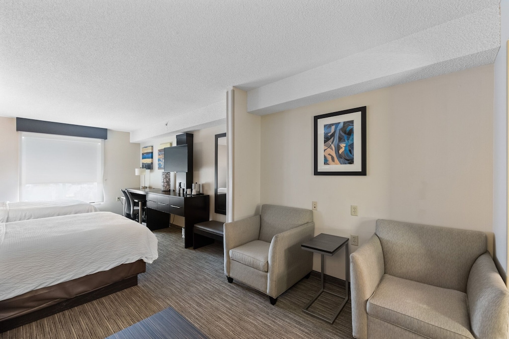 Suite, Multiple Beds (& Sofa Bed) photo 3