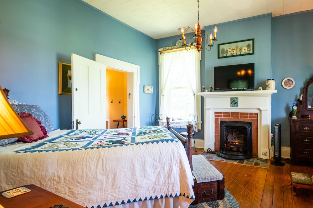 Bluebird Room