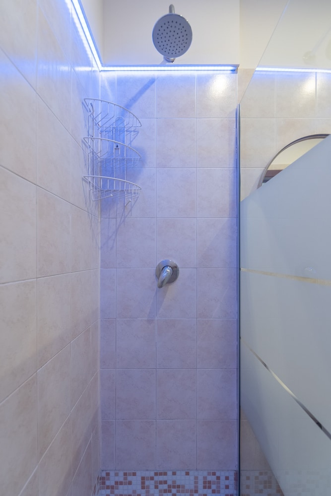 Classic Room, 1 Bedroom, Non Smoking, Ensuite - Photo 12