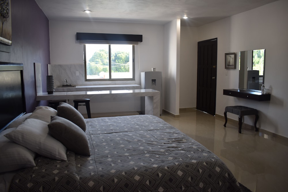 Family Suite, 1 King Bed, Non Smoking