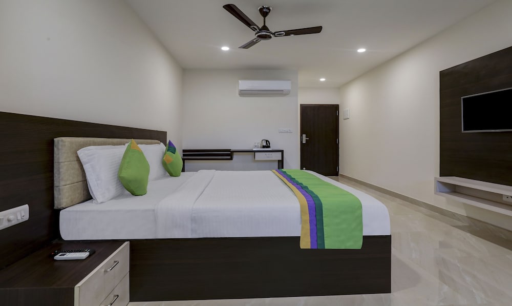 Deluxe Room - Photo 11