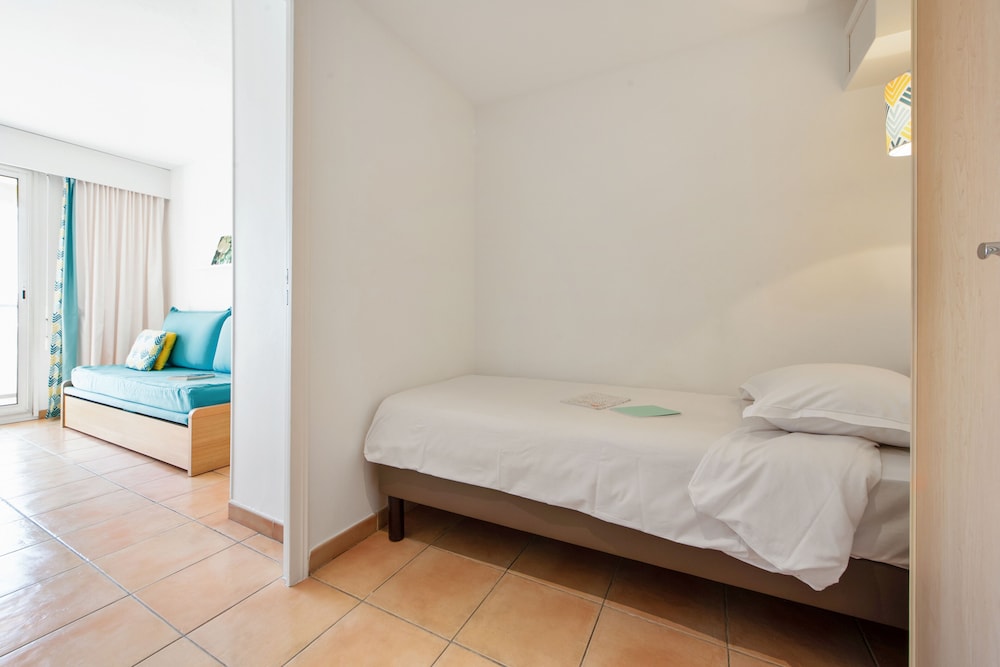 Studio 4 people - 1 sleeping alcove - Balcony - garden view photo 2