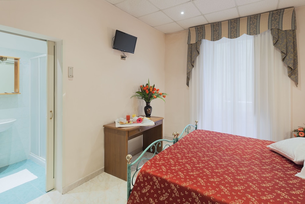 Double or Twin Room photo 3