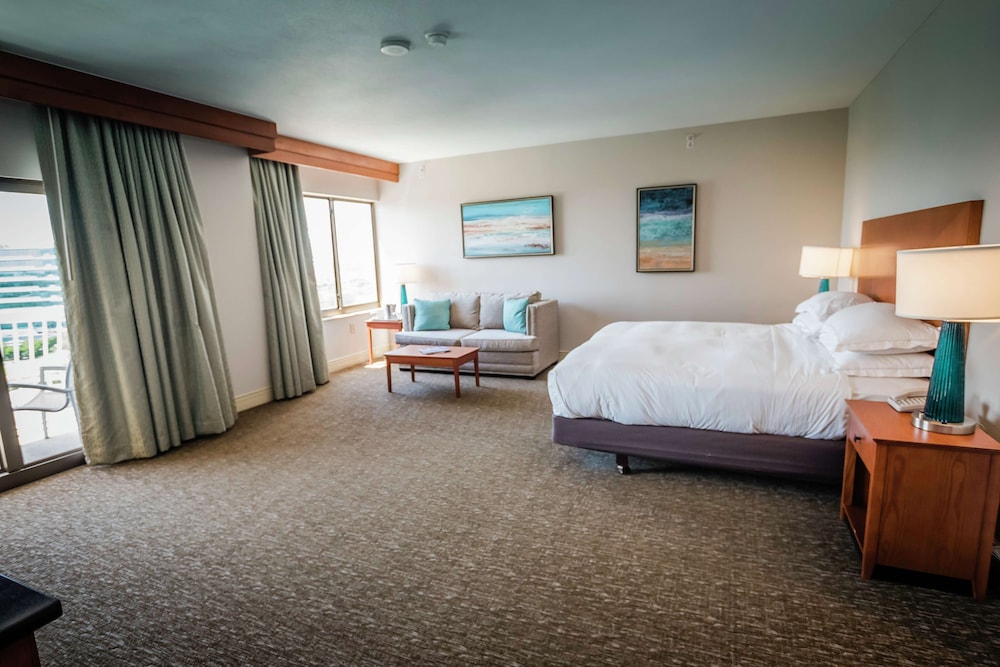 Suite, 1 King Bed, Accessible, Bathtub (Mini Suite, Mobility/Hearing) - Photo 7