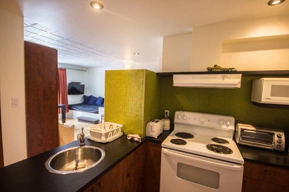 Grand Studio , Adjacent Building ,1 Double Bed , Kitchenette