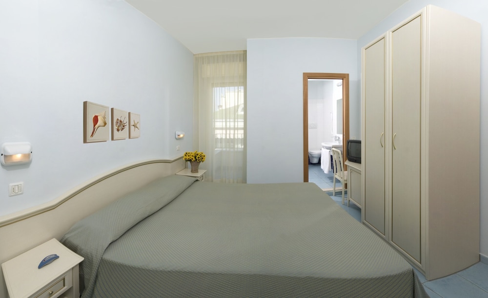 Double or Twin Room photo 1