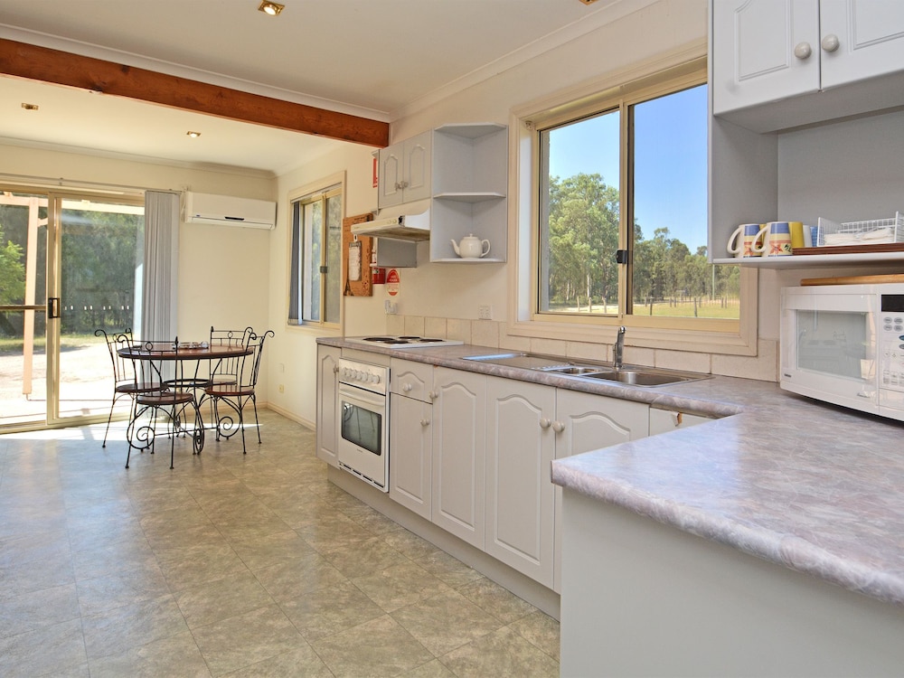 Settlers Cottage photo 3