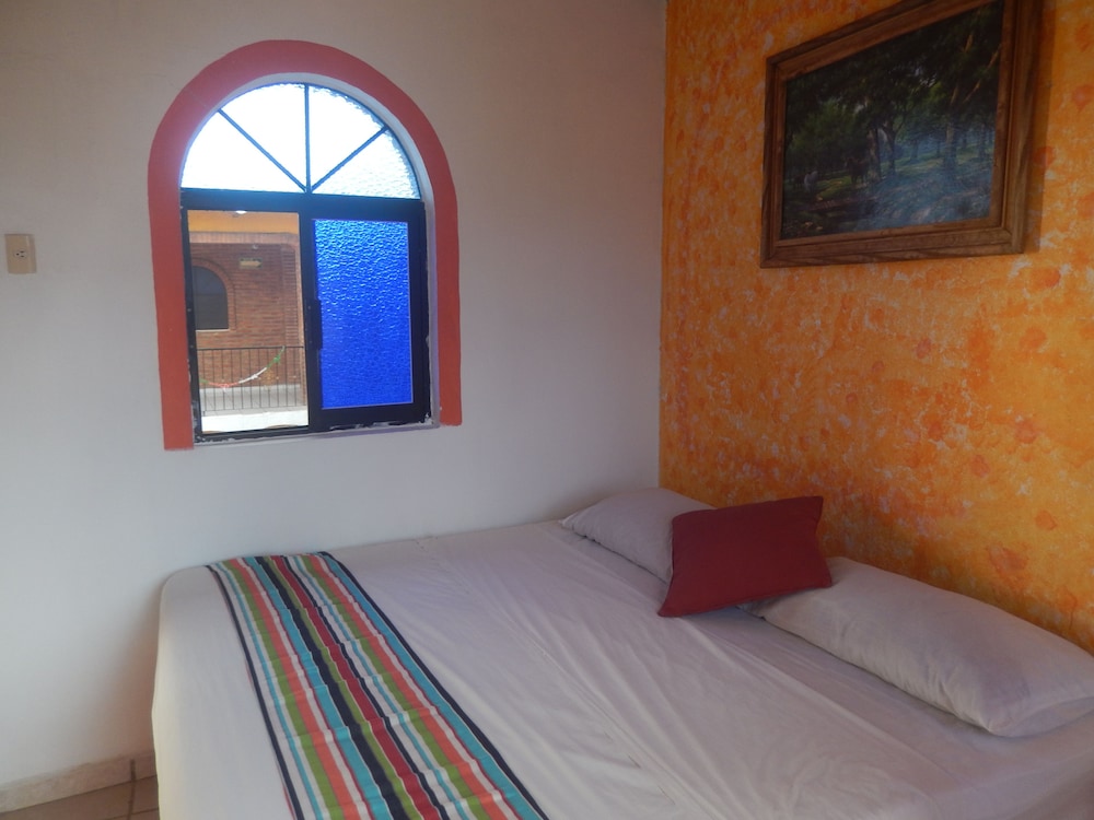Basic Room, 1 Bedroom, Private Bathroom, Pool View photo 2
