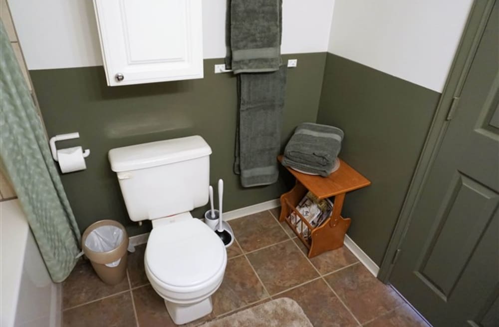 Room (Upstairs bonus room) photo 3
