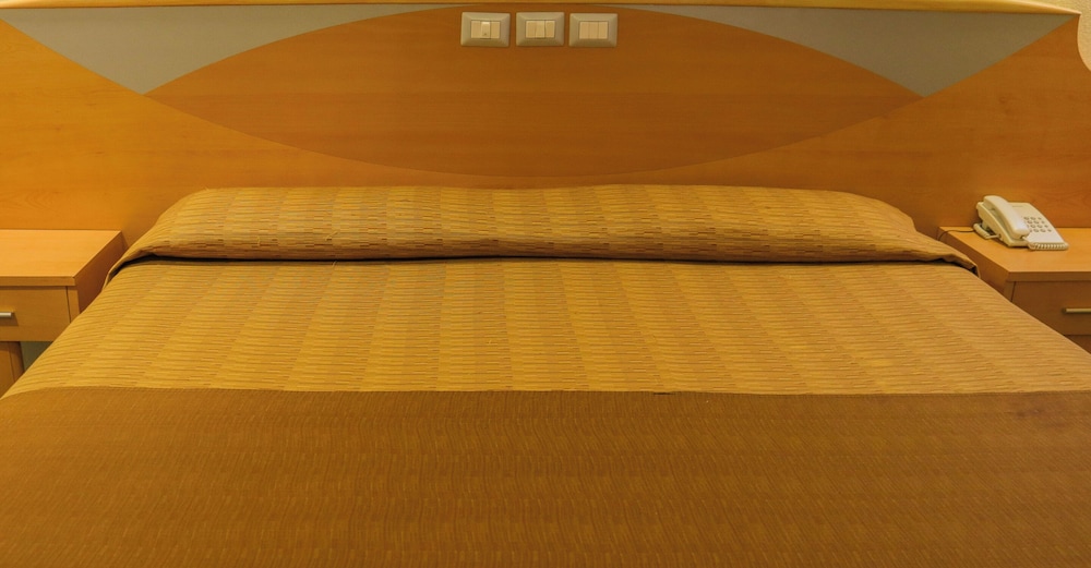 Standard Room 1 King Bed photo 2