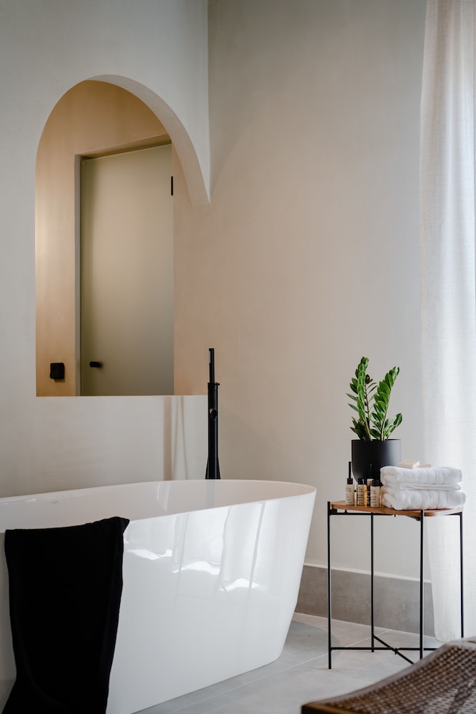Superior Studio Suite - Photo 15