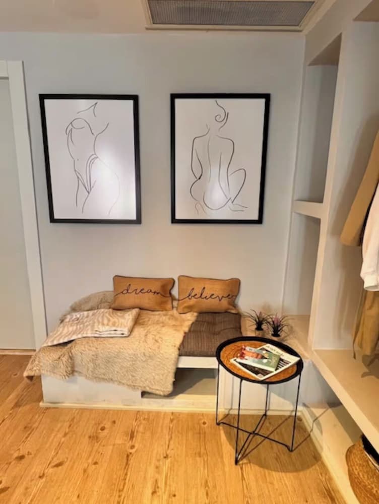 Triple Room, City View photo 3