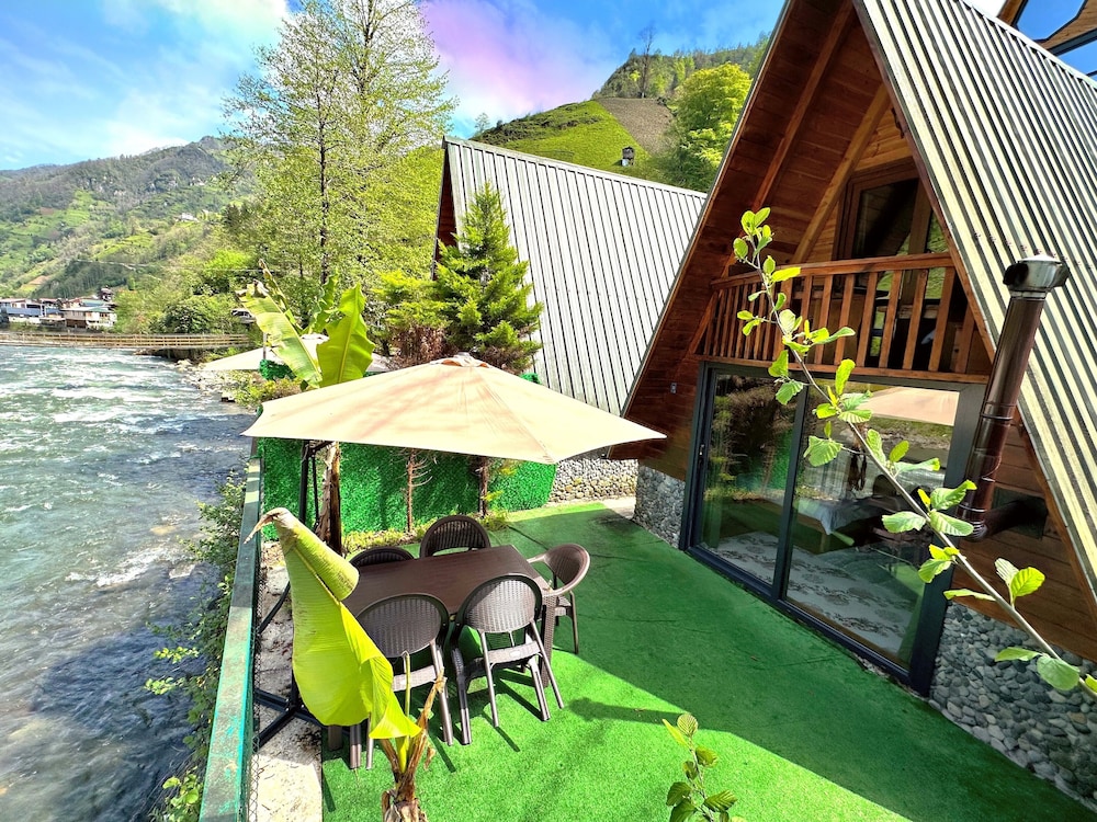 Classic Bungalow, Balcony, River View photo 2