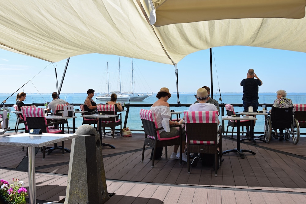 Tweepersoonskamer + zeezicht + terras + rolstoelvriendelijk photo 3