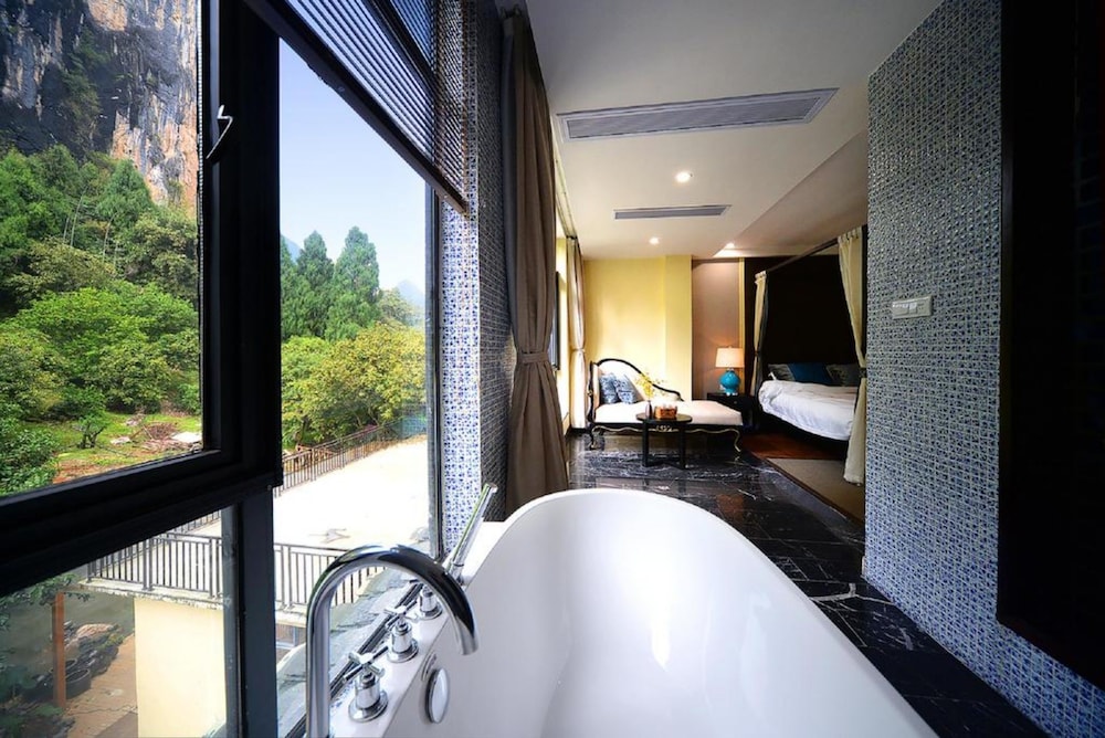 Superior Honeymoon Room With Mountain View photo 3