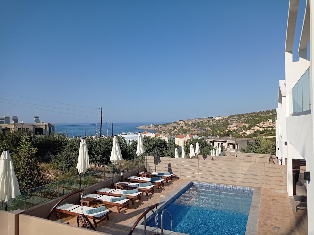 Villa photo 1