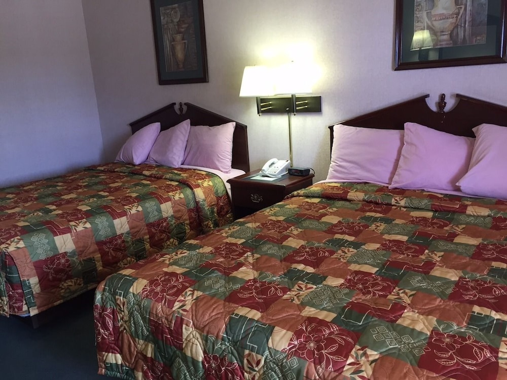 Suite, 2 Queen Beds photo 1