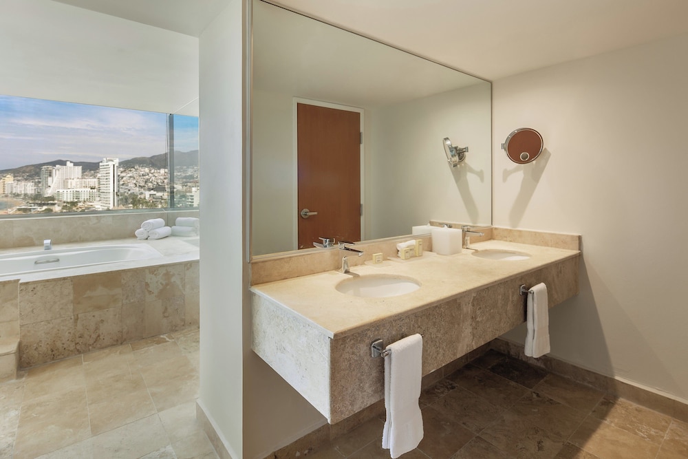 Master Suite, 3 bedrooms, Plus - Photo 6