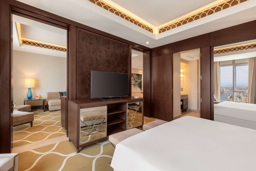 King Panoramic Suite thumbnail 6