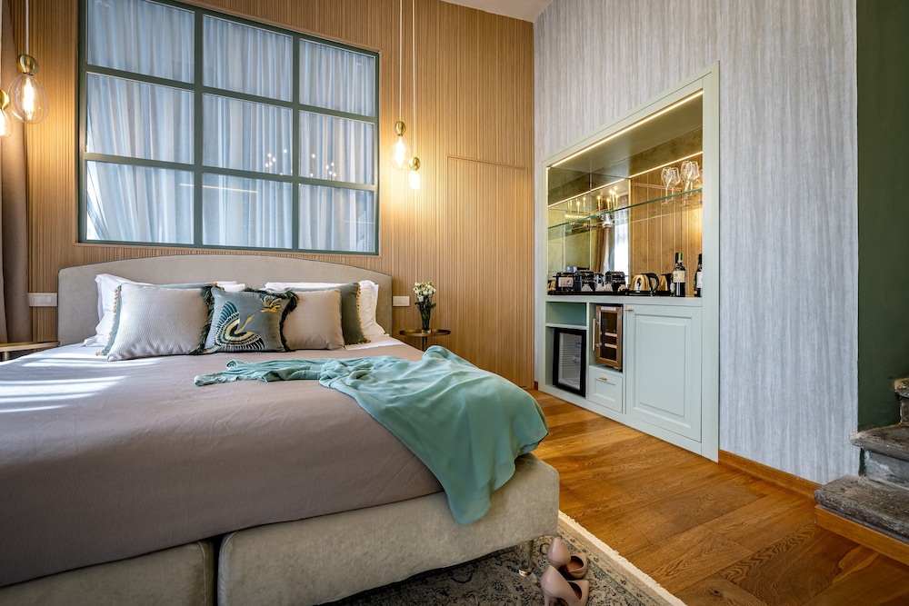Executive Suite (Jacuzzi) - Photo 3