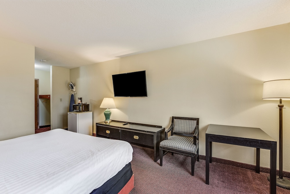Room, 1 King Bed, Accessible, Non Smoking - Photo 2
