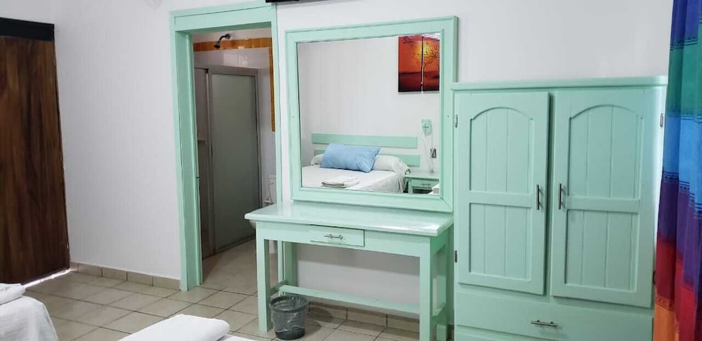 Standard Room, 2 Double Beds photo 3