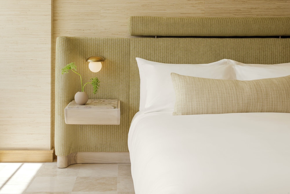 Room, 1 King Bed, City View - Photo 8