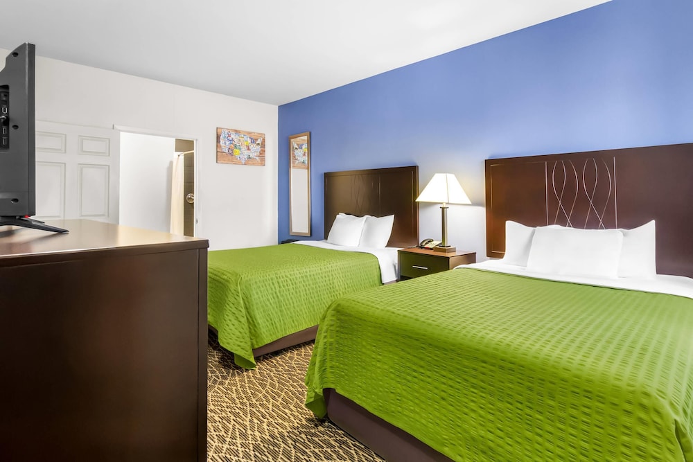 Standard Room, 1 King Bed, Hearing Accessible, Non Smoking photo 1