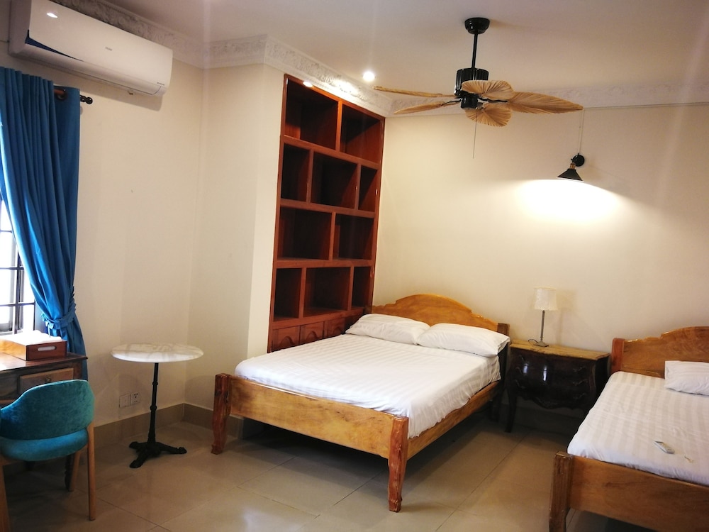 Superior Quadruple Room, City View photo 3