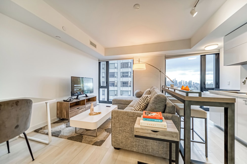 Premium Condo, City View