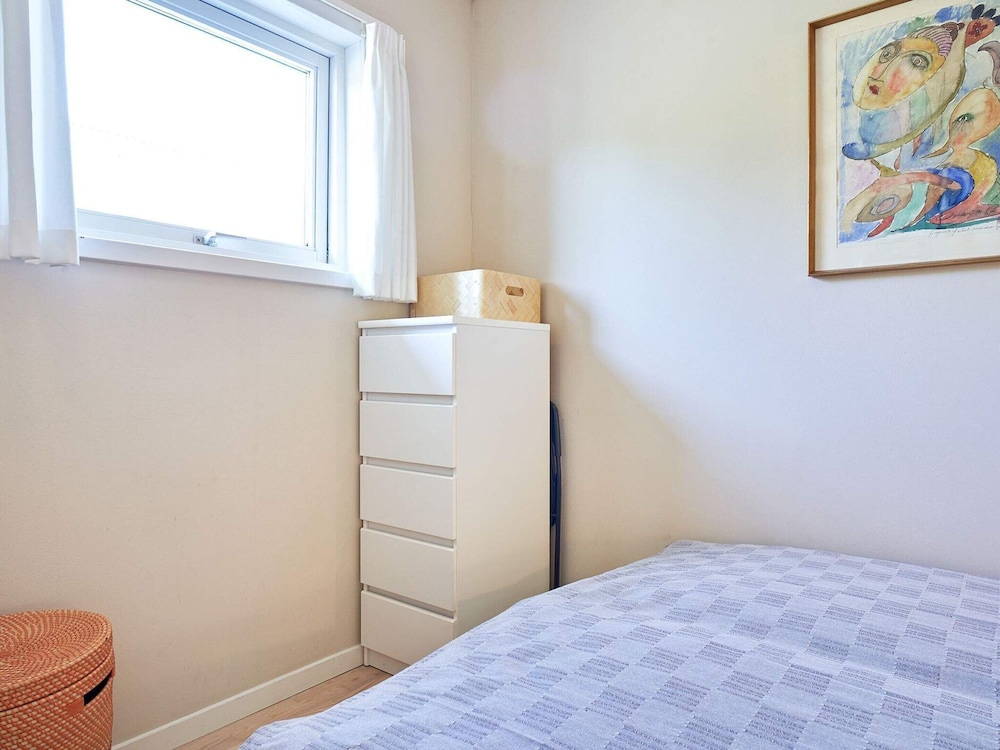 Premium Room, 1 King Bed (Upgraded Bedding & Snack, Smoke Free) - Photo 6