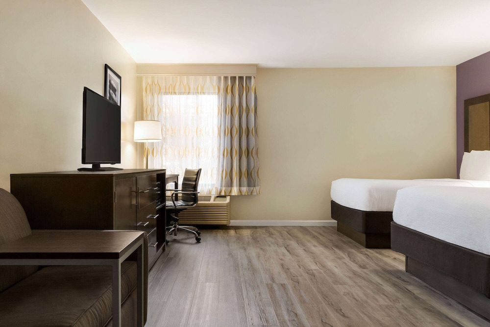 Deluxe Room, 2 Double Beds, Non Smoking (Deluxe Family Room)