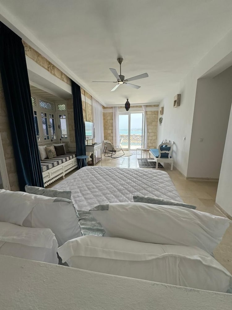 Signature Suite