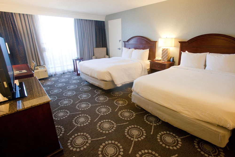 Room, 2 Queen Beds - Photo 1