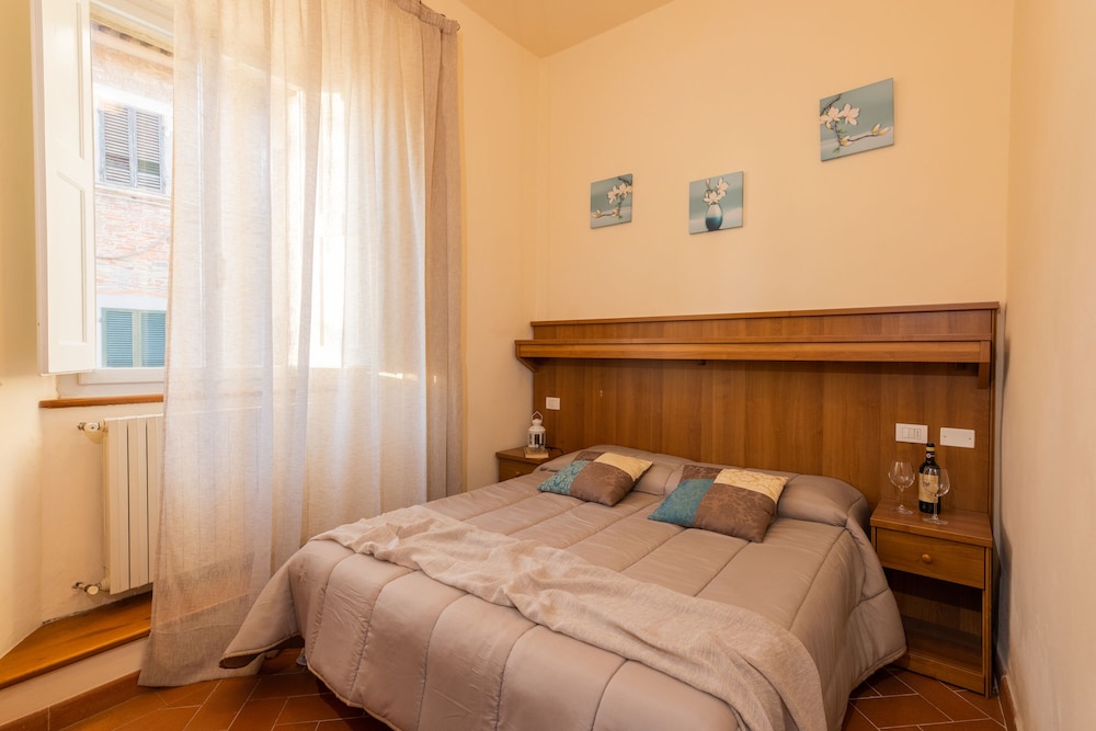 Double Room, 1 Queen Bed, City View