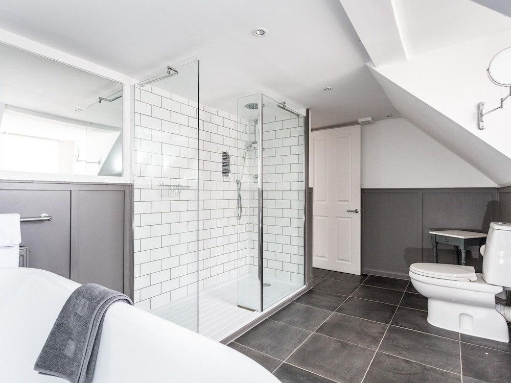 Deluxe Double Room, Ensuite (The Gallery) photo 3