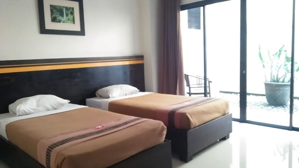 Jr Deluxe Room Only photo 2