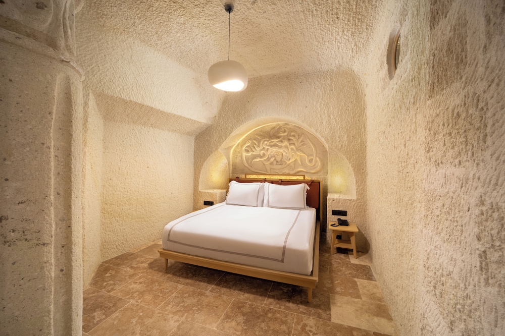 Cave Suite