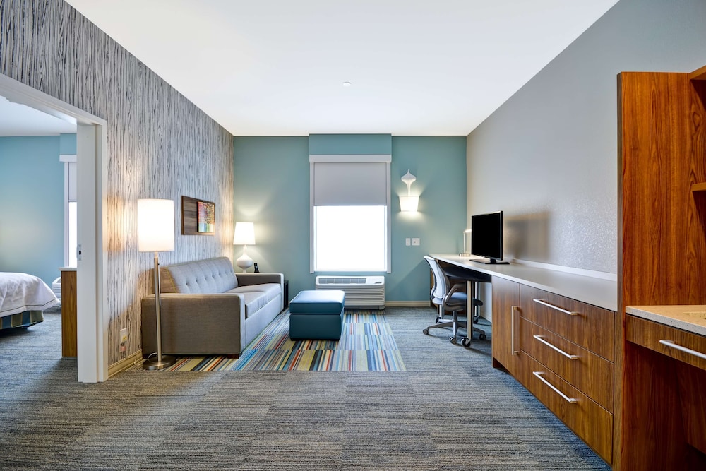 Suite, 1 Queen Bed with Sofa bed, Accessible, Non Smoking (Mobility & Hearing, Roll-in Shower)