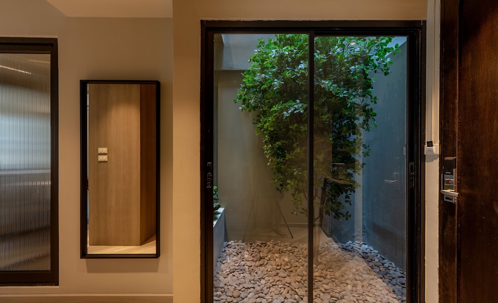 Deluxe King Room With Garden photo 3