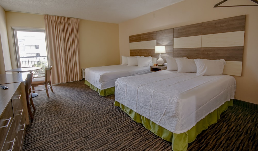 Comfort Room, 2 Queen Beds (Partial Ocean View)